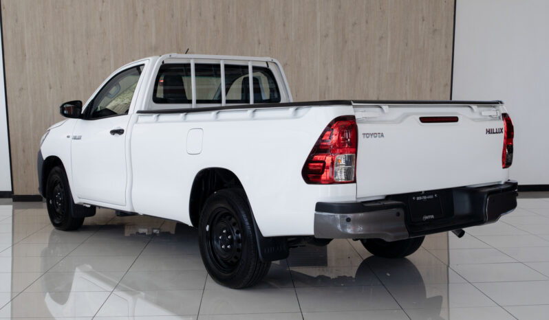 
								Toyota Hilux 2023 1 CAB. 4X2 lleno									