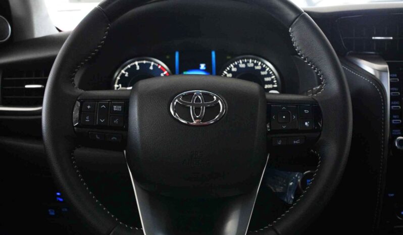 
								TOYOTA FORTUNER 2025 DIAMOND lleno									