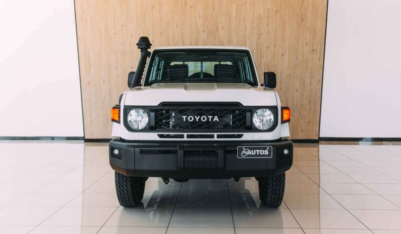 
								Toyota Land Cruiser Serie 70 2024 pick up lleno									