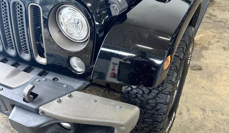 
								Jeep Wrangler Unlimited Sahara 2017 lleno									