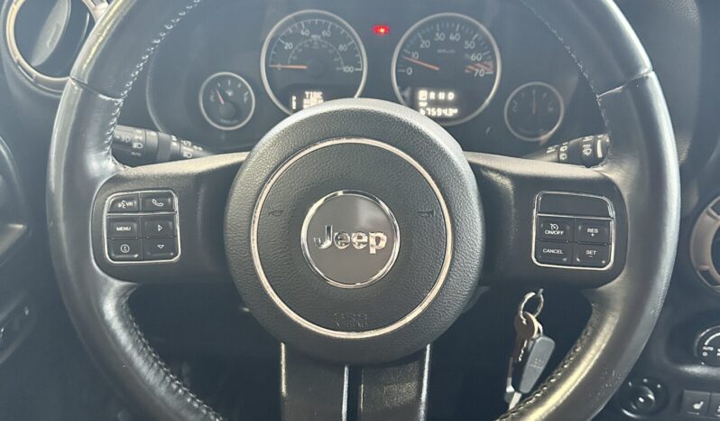 
								Jeep Wrangler Unlimited Sahara 2017 lleno									