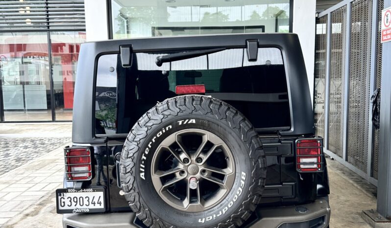 
								Jeep Wrangler Unlimited Sahara 2017 lleno									