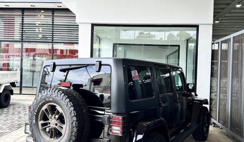 
								Jeep Wrangler Unlimited Sahara 2017 lleno									