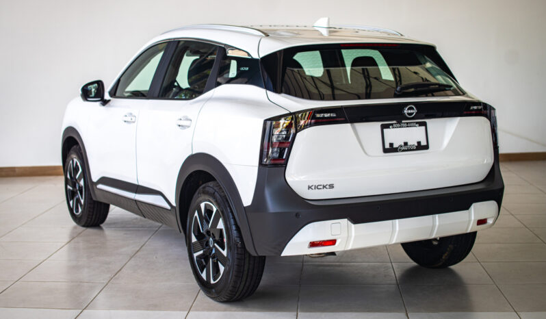 
								Nissan Kicks Advance 2026 lleno									