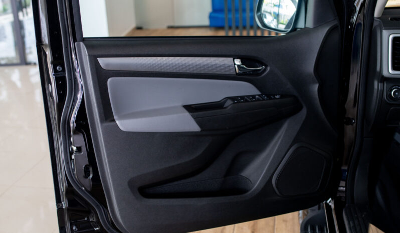 
								CHEVROLET COLORADO LTZ 2025 lleno									
