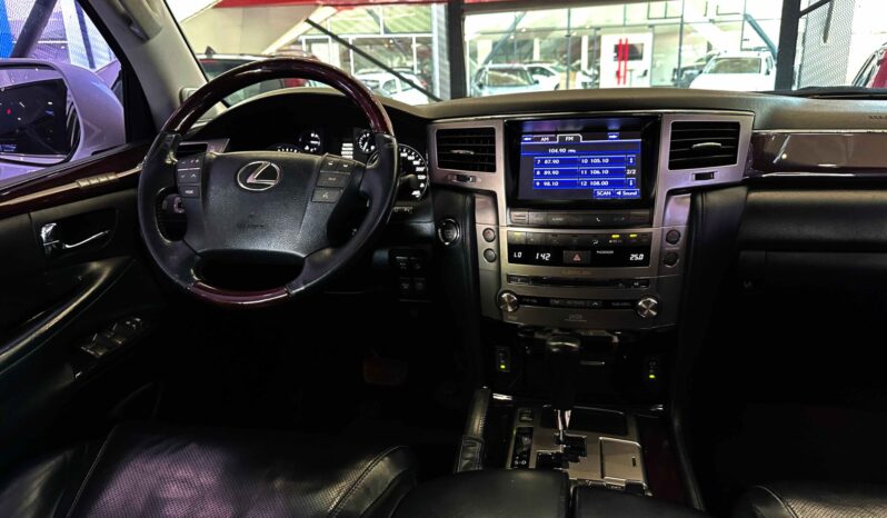
								Lexus LX 570 2014 lleno									