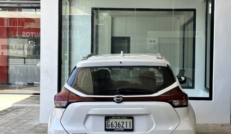 
								Nissan Kicks Advance 2023 lleno									