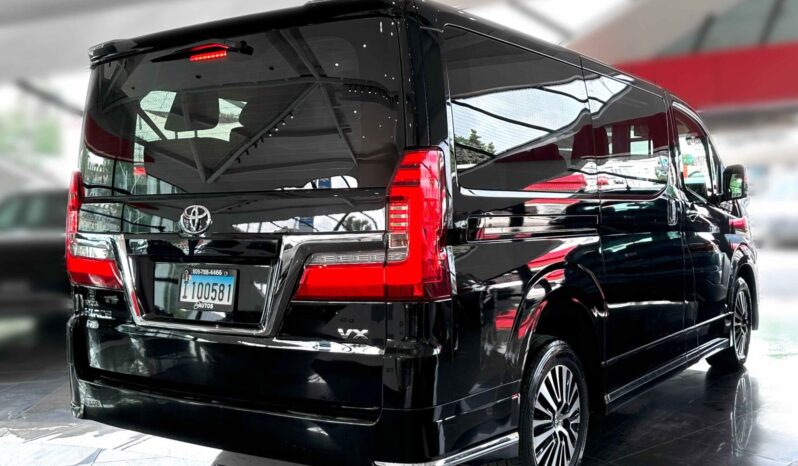 
								Toyota Hiace VX 2020 lleno									