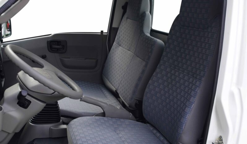 
								ISUZU TRAVIZ 4X2 FURGON 2026 lleno									