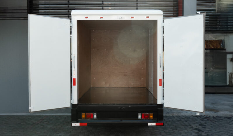 
								ISUZU TRAVIZ 4X2 FURGON 2026 lleno									